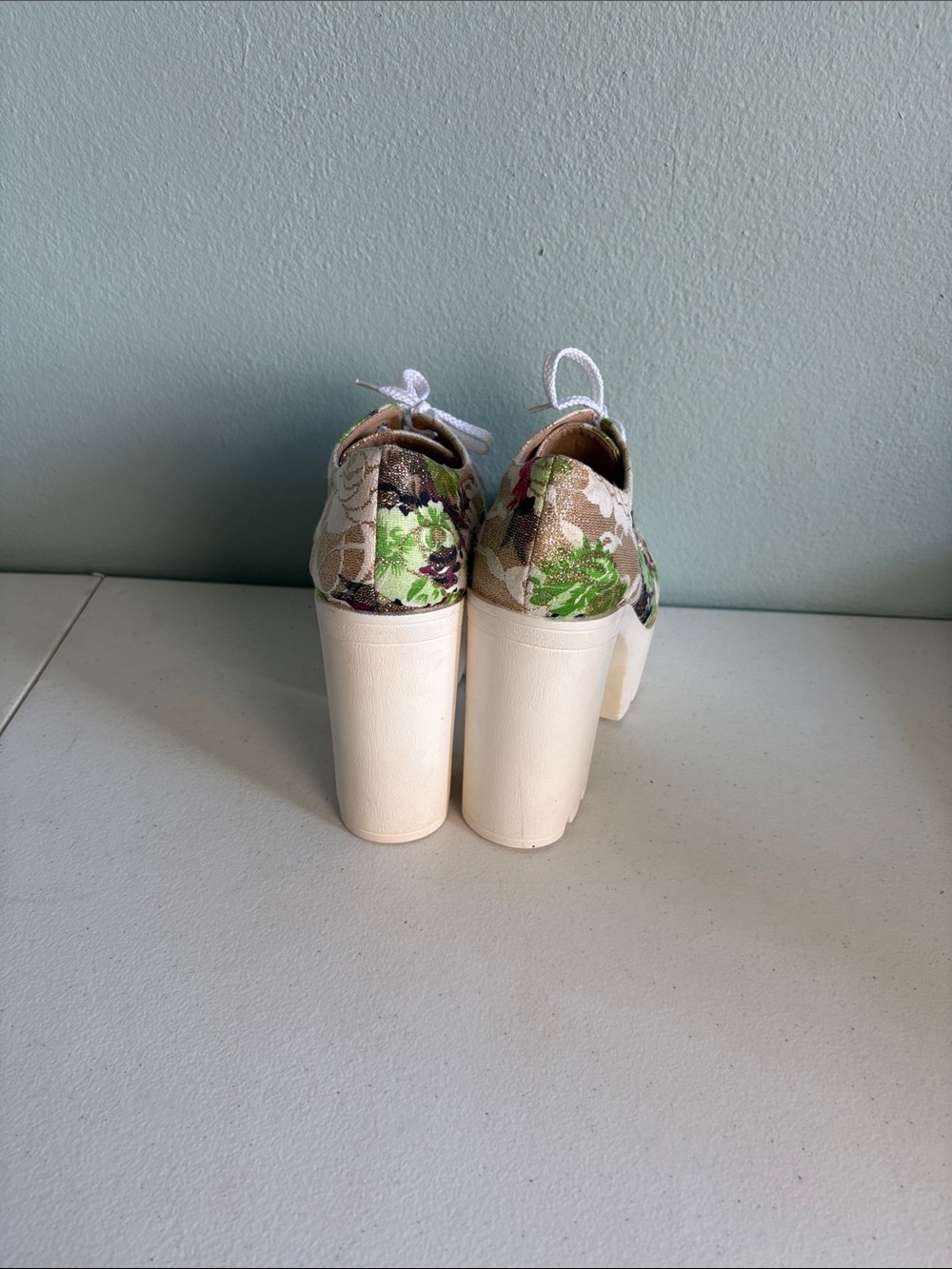 Floral Lace-Up Platform Shoes in Beige and Multicolor - Picture 4 of 6